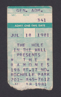 RAMONES at Hole In The Wall 7.18.81